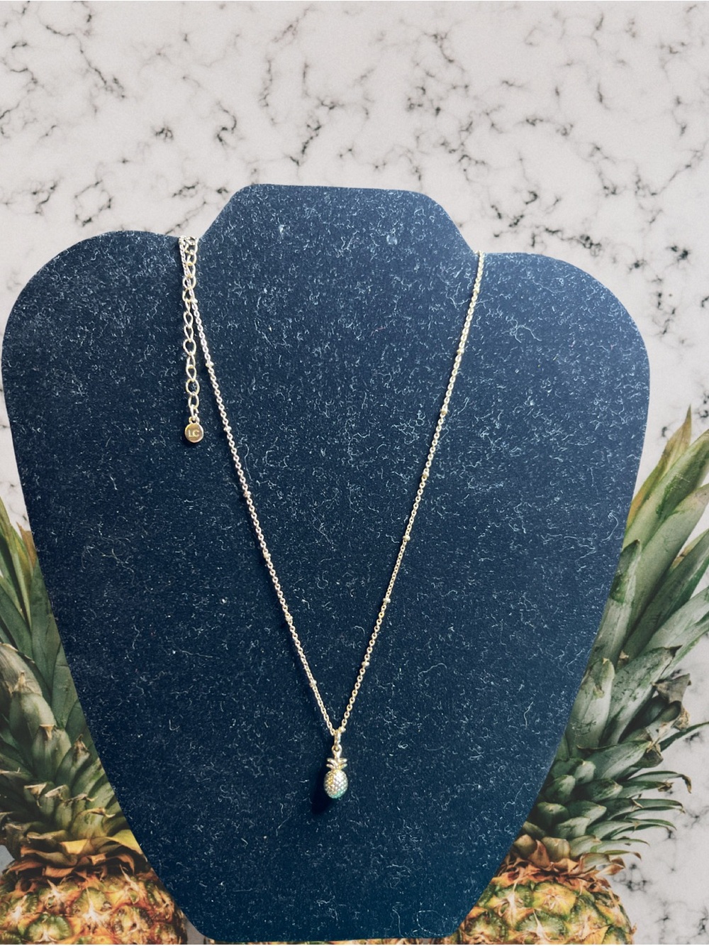 LC Lauren Conrad Gold Tone  Pineapple Pendant Necklace 16”